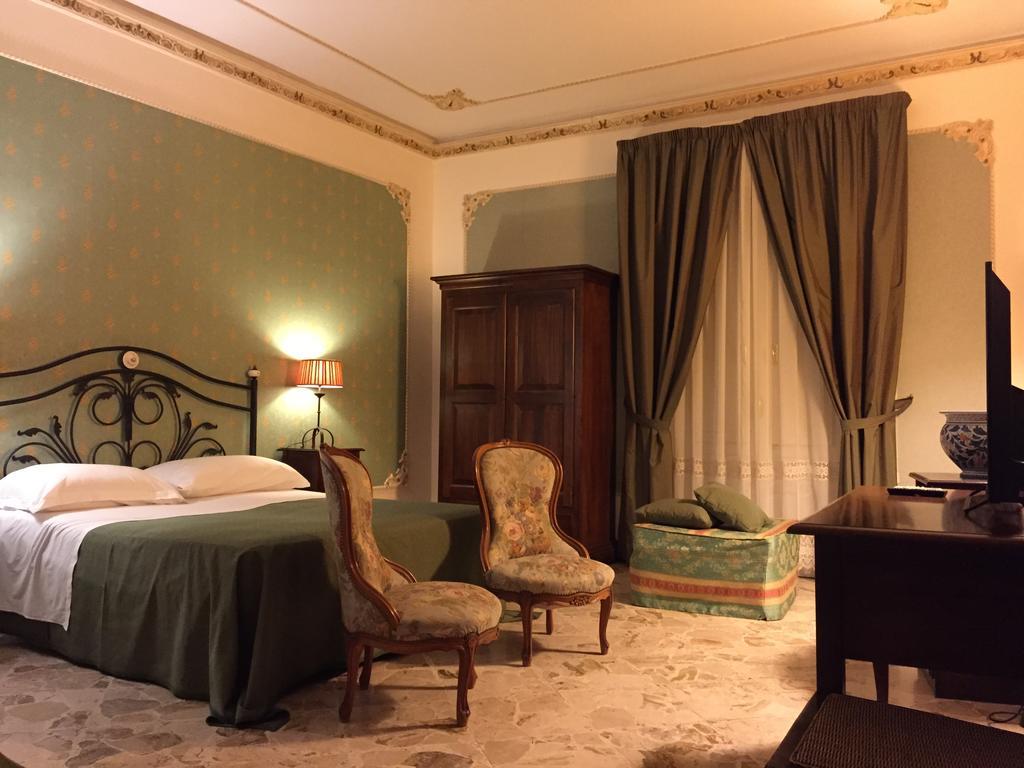 Neathon Rooms Noto Exterior photo