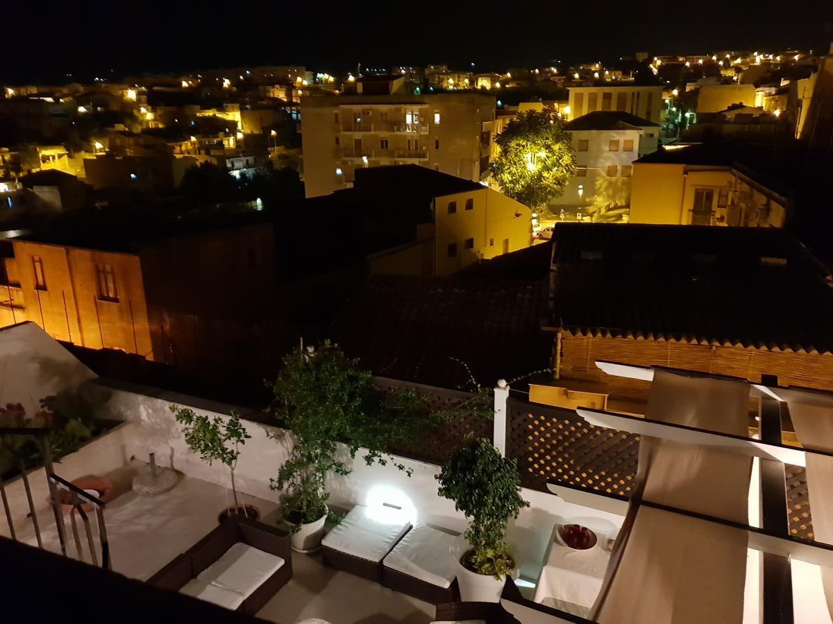 Neathon Rooms Noto Exterior photo