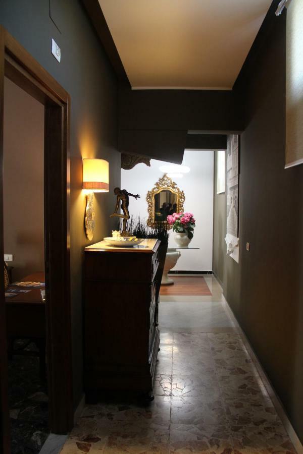 Neathon Rooms Noto Exterior photo